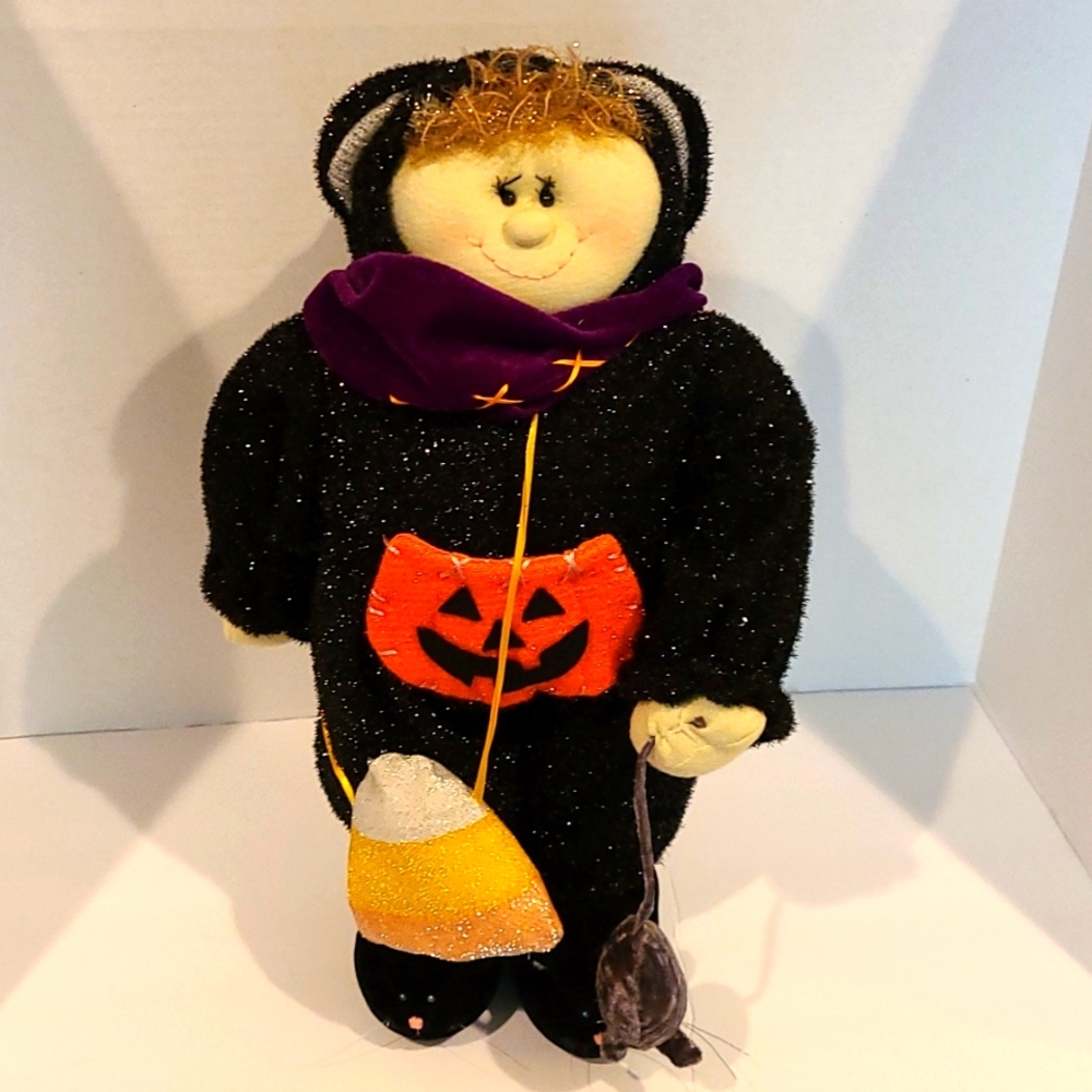 Adorable Halloween decor Cat